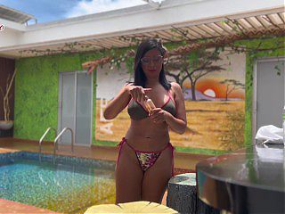 I squirt in a public pool, next to a girl who is getting a tan \ud83d\udca6\ud83d\udca6